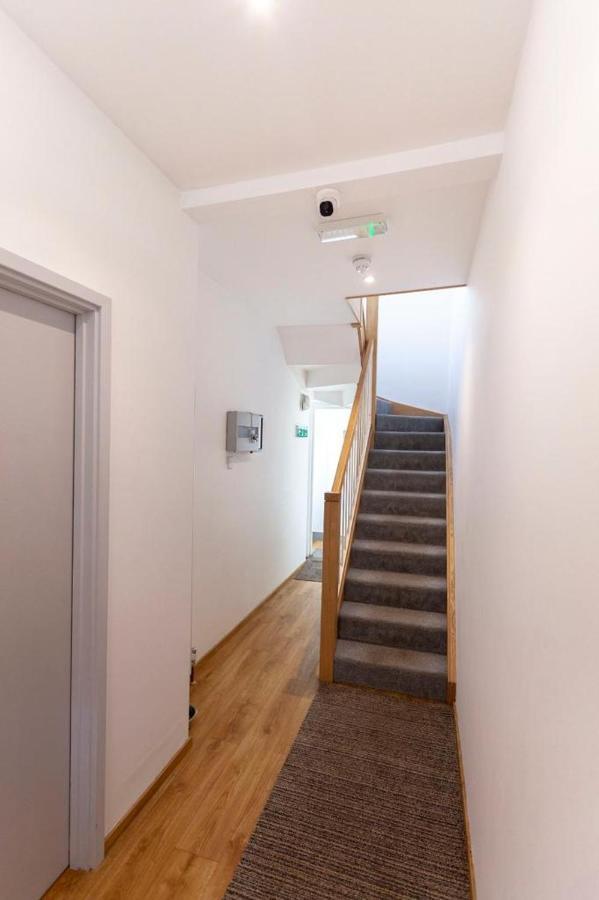Apartment 6 At Number 8: City Centre, 1 Bedroom, Sofa Bed In Lounge Cantorbéry Extérieur photo