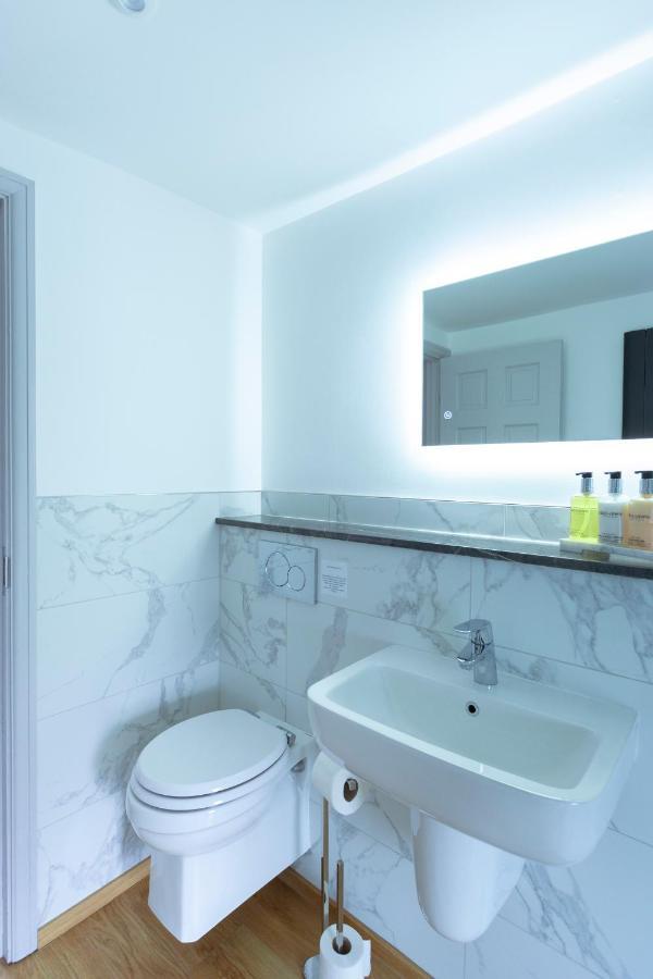 Apartment 6 At Number 8: City Centre, 1 Bedroom, Sofa Bed In Lounge Cantorbéry Extérieur photo